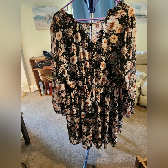 Dress - Picture 2 of 3